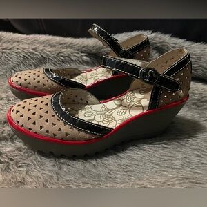 Women’s Fly London Heels ( Eur 36 )